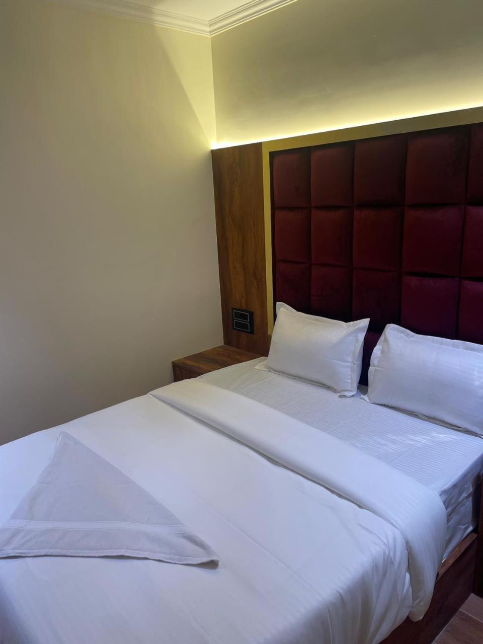 Hotel Sai Palace- Near Tata Memorial Hospital Mumbai Kültér fotó